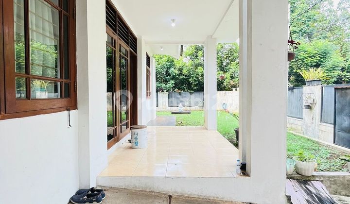 Rumah Rapih Posisi Hook Depan Taman di Perumahan Cibubur Jakarta 2