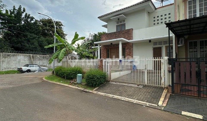 Beautiful House Ready to Occupy, Hook Position at Citra Gran Cibubur Bekasi