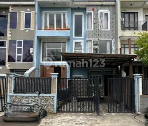 Neat, Attractive House in Town House Near Cibubur Toll Gate, Jakarta
