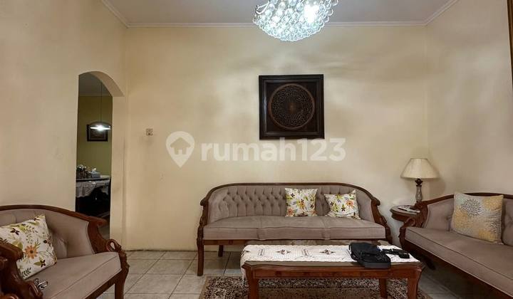 Rumah Rapih Harga Murah Dekat Stasiun MRT Jakarta Selatan Rumah Rapih Harga Murah Dekat Stasiun MRT Jakarta Selatan