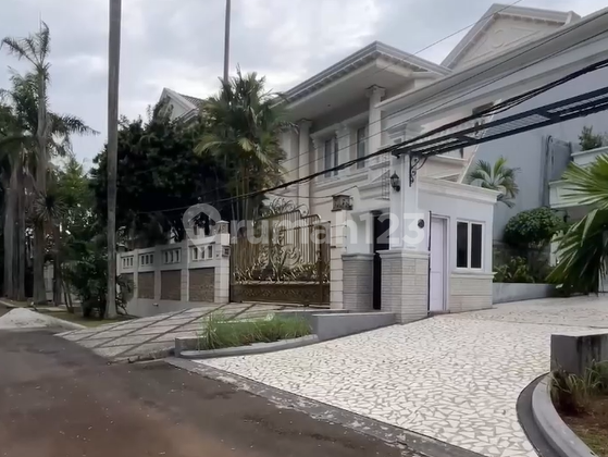 Rumah Mewah Full Furnished di Perumahan Eksklusif Cibubur Jakarta