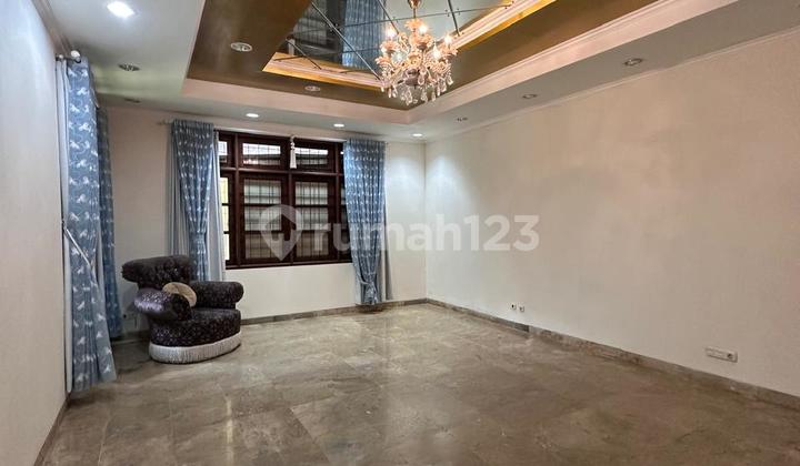 Rumah Sewa Bekas Klinik Area Kebayoran Baru 2