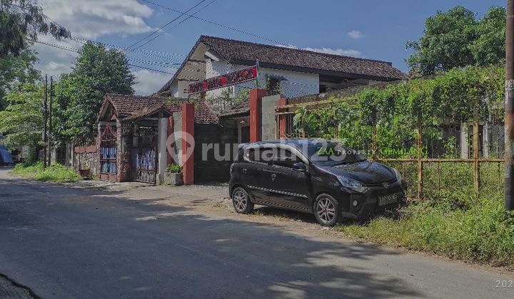 Suitable for building an Exclusive Boarding House on a 137M2 Plot (Hook), 5 Minutes to Tugu Jogja.