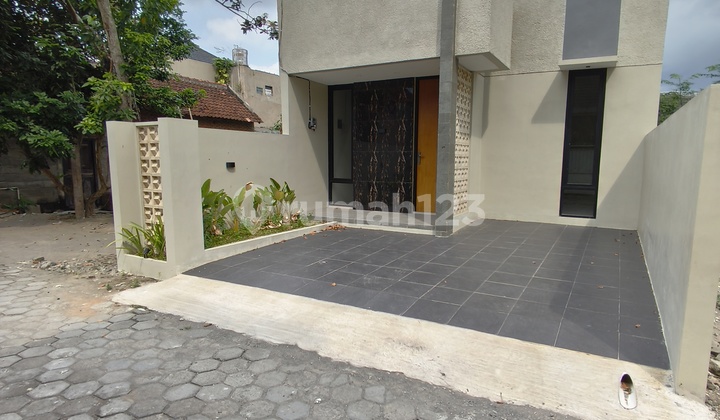 Rumah Baru dekat Stadion Maguwo 725Jt 2KT 1KM