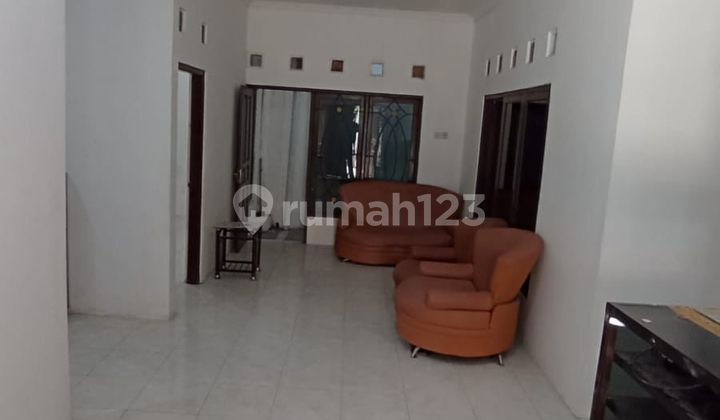 House for rent, 3 bedrooms in a complex on Jl. Godean km 4.5 inside the ringroad.