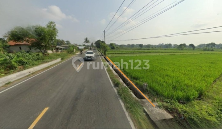 Suitable for Building a Villa on Land along the Main Pakem-Prambanan Road in Sleman, Cool Air.