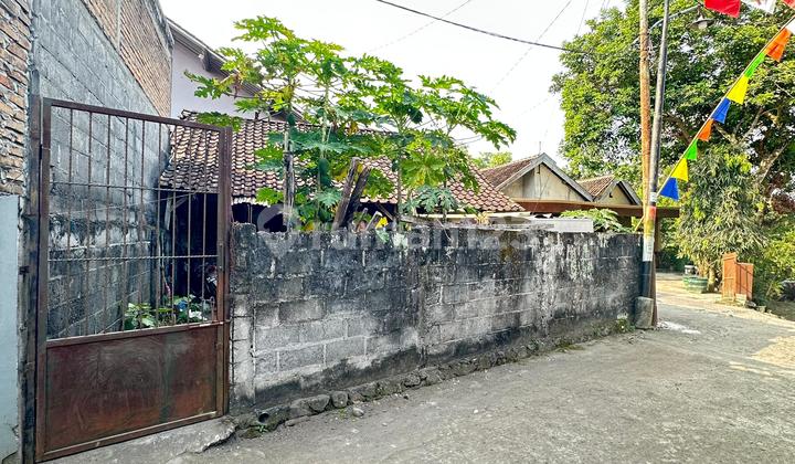 Cheap Sale in North of Maguwoharjo Stadium, Wedomartani Street, Sleman 1