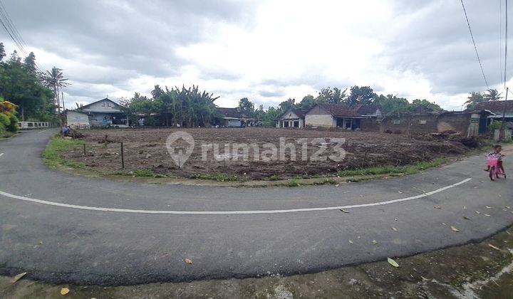 Tanah Strategis Dekat Area Polda Jogja Tepi Jalan Aspal