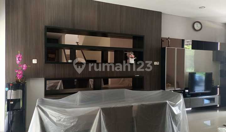 For Sale 5 Bedroom House in Hyarta Ecovillage Housing, Jl Adisucipto, Fully Furnished 2