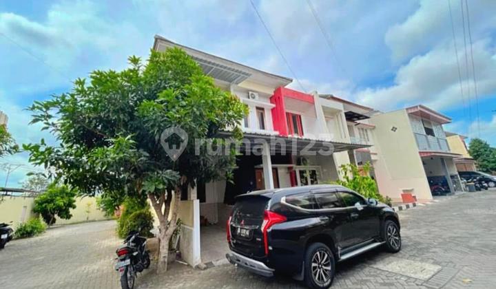 For rent: 4-bedroom 2-story house in the northern area of JEC near Gembiraloka Zoo, furnished.