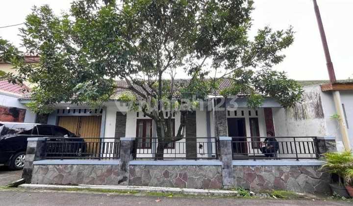 Rumah dijual Tajem Maguwo 4KT 2KM Luas 240an 2