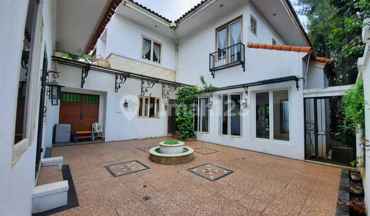 Dijual Rumah Cantik Asri Design Mandiri Taman Giri Loka, Bsd Vib