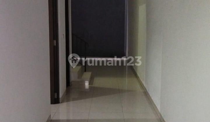 New 3-Story House Strategic Location 2