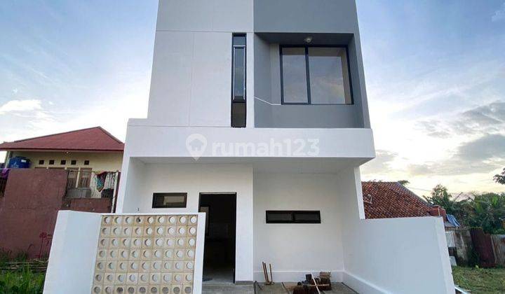 Dijual Rumah Modern 2 Lantai Bebas Banjir 1