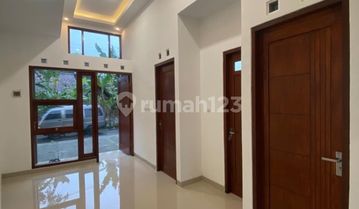 Rumah Limasan Style Utara RSUD mangku tepi jalan raya.  3
