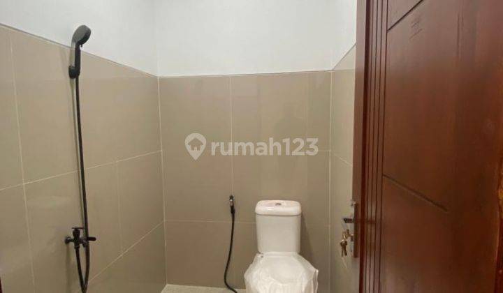 Rumah Limasan Style Utara RSUD mangku tepi jalan raya.  10