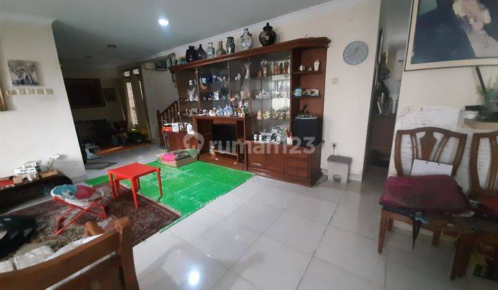 Di Jual Rumah Lama Terawat Di Tulodong, Keb. Baru 2