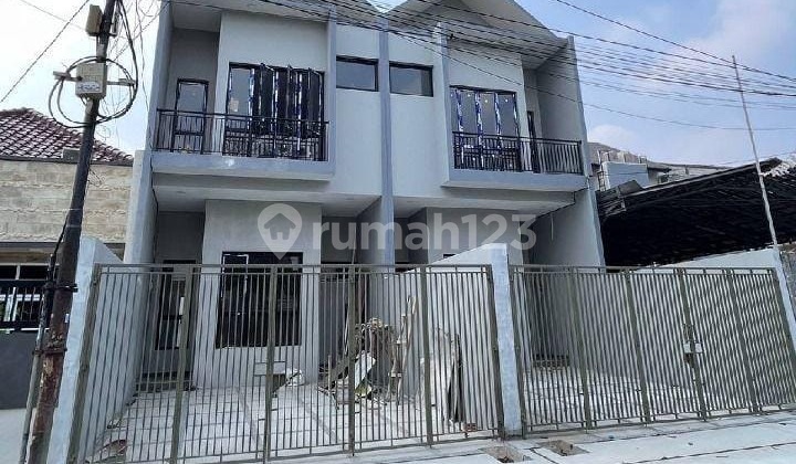 Residential House in North Meruya, West Jakarta Residential House in North Meruya, West Jakarta