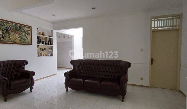 Disewakan Rumah Besar Rapi Dan Asri, Camar Sektor 3 Bintaro Jaya  8