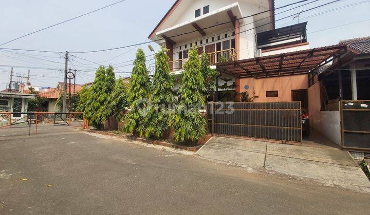 Rumah Hoek di Komplek Larangan Indah Ciledug Tangerang 1