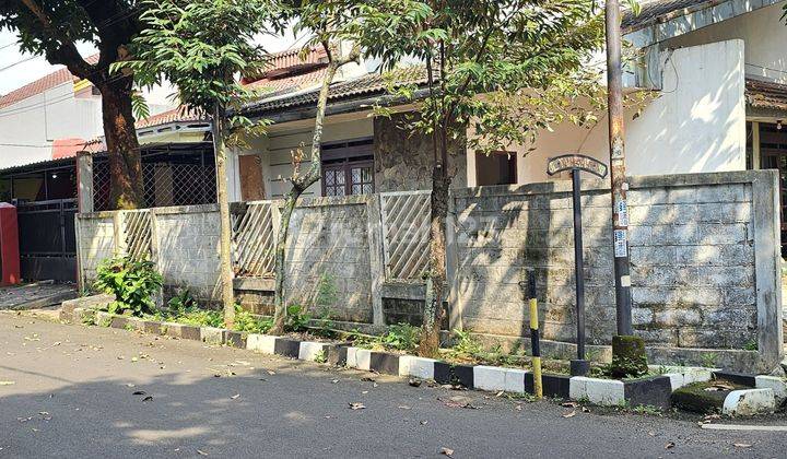 Rumah Hoek di Petukangan Selatan Pesanggrahan, Jakarta Selatan 1