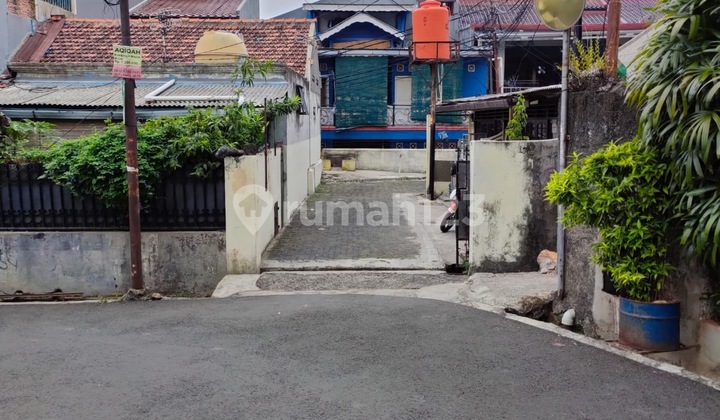 Rumah di Jln Praja, Arteri Pondok Indah Kebayoran Lama Jakarta