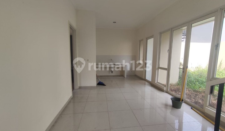 House in Suvarna Sutera Complex, Sari Cluster Chiara, Cikupa 2