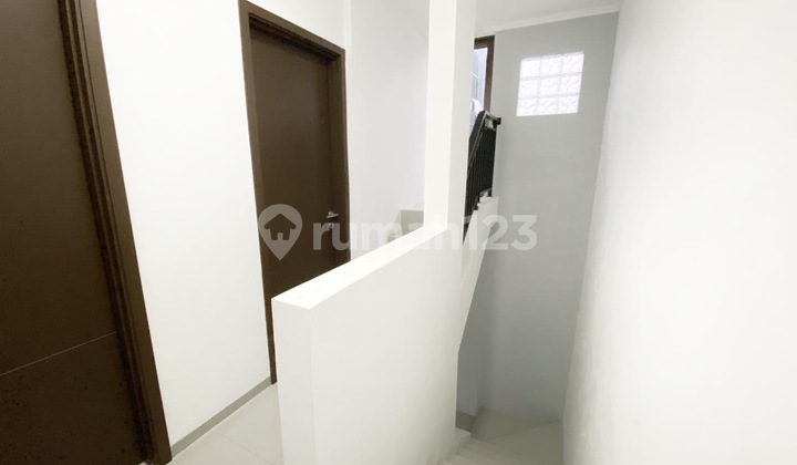 Newly renovated house in Discovery Eola Bintaro, South Tangerang 2