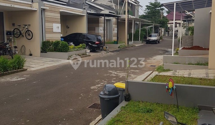 House in the Paradise Housing Estate, Serpong City, South Tangerang 2