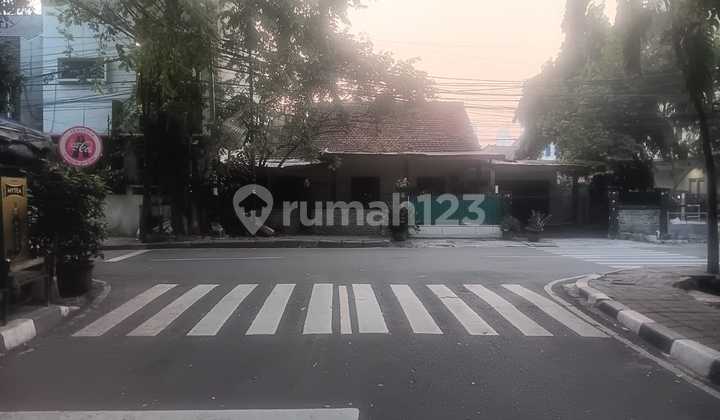 Rumah JI Danau Toba Pejompongan, Benhill Jakarta Pusat Rumah JI Danau Toba Pejompongan, Benhill Jakarta Pusat