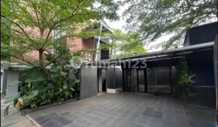 House in TROPICAL CONTEMPORARY TOWNHOUSE LEBAK BULUS AREA SOUTH JAKARTA