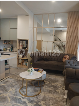 For sale, ready-to-live, fully furnished house in the BSD central business district. 2