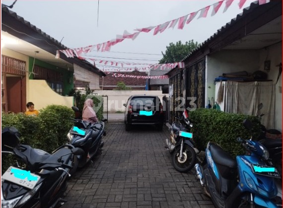 Dijual rumah kontrakan 16 pintu full occupancy di pamulang barat Dijual rumah kontrakan 16 pintu full occupancy di pamulang barat