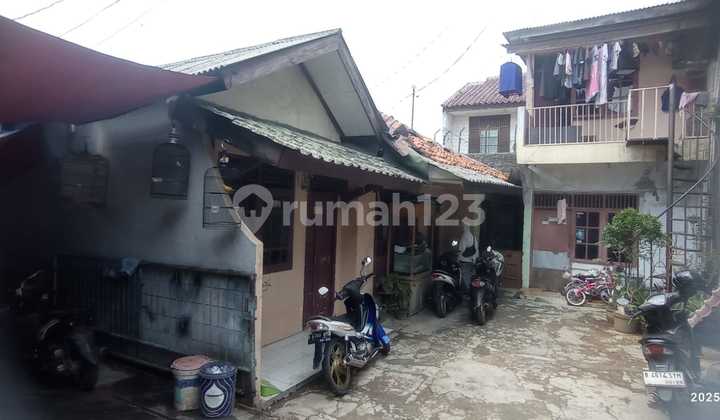 Quick Sale of House and Rental Units in Petukangan Selatan, South Jakarta 2