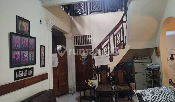 Jual rumah lokasi sekitar 500  meter ke halte MRT haji nawi 