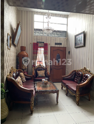 For rent, a 200-meter ready-to-occupy house near Puri Beta 2 Cileduk Tangerang busway stop. For rent, a 200-meter ready-to-occupy house near Puri Beta 2 Cileduk Tangerang busway stop.