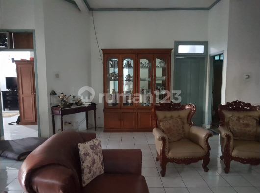 Jual cepat rumah dan 3 ruko di simpang jalan pondok jati pondok aren