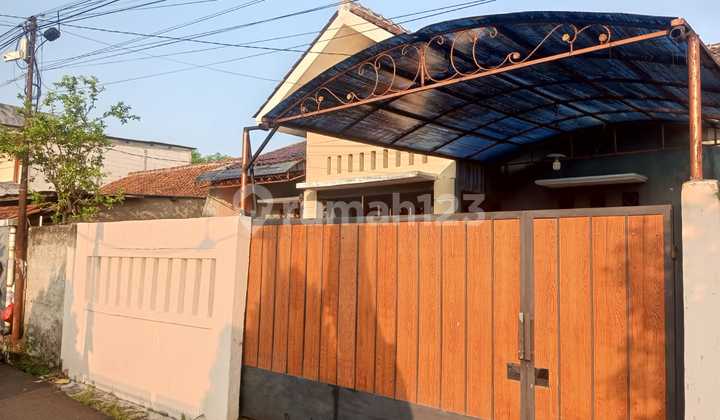 Selling House Price Bu in Beji Depok Selling House Price Bu in Beji Depok