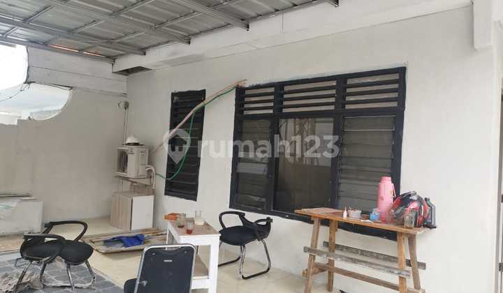 Disewakan rumah ek kantor di jalan MPR jakarta selatan