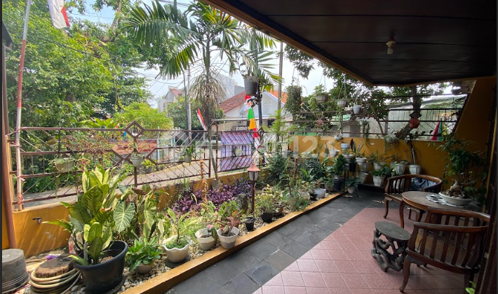 Quick sale of ready-to-occupy house in Sector 1 Bintaro, South Jakarta