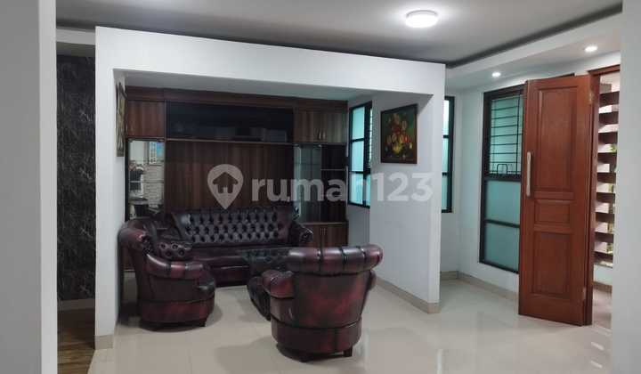New House For Sale Price Bu Location +/- 700 Meters to MRT Haji Nawi Station