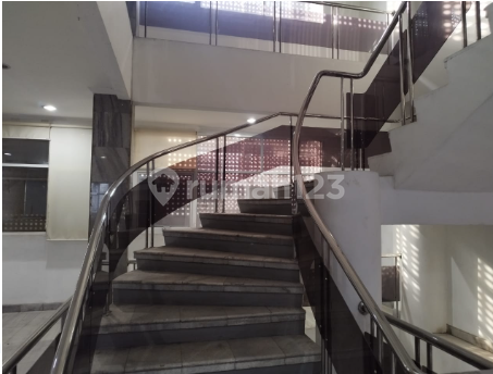 Disewakan ruko 4 lantai 50 meter ke stasiun MRT haji nawi   Fatmawati Jakarta selatan