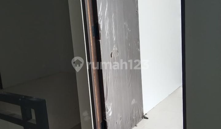 Business House Ready to Live In Just 20 Million All In, Last 3 Units! 2