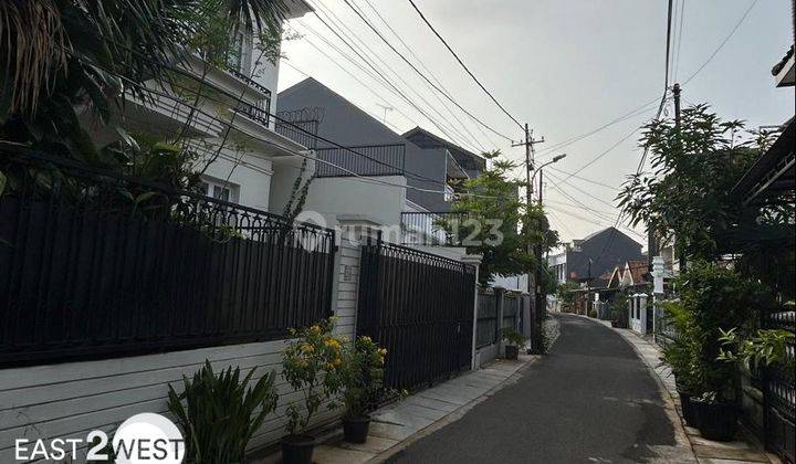 Jual Rumah Cantik Jalan Grinting Kebayoran Baru Jakarta Selatan 1