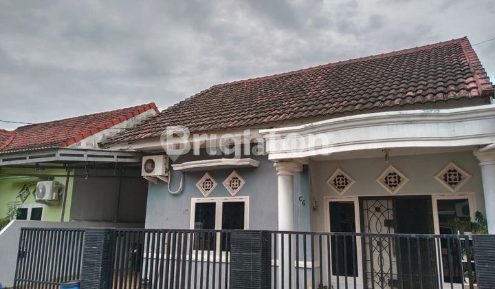 Affordable House in the City Center Affordable House in the City Center