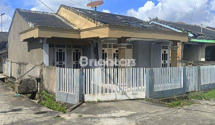 RUMAH DENGAN TANAH LUAS DALAM KOMPLEK PUSRI SAKO SUMATERA SELATAN 1