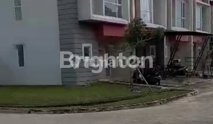 Minimalist, comfortable, and serene house. Minimalist, comfortable, and serene house.