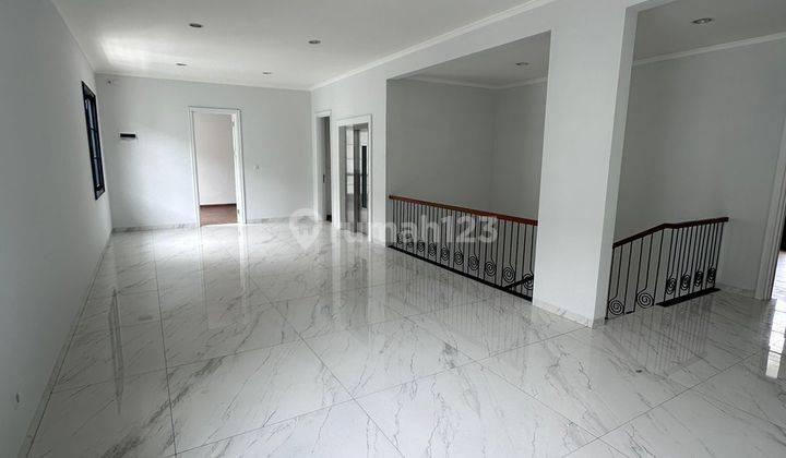 Rumah Sutera Winona sangat bagus ada LIFT 2