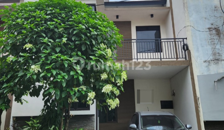 Rumah Dijual di Alstonia Town House, Serua Ciputat 2