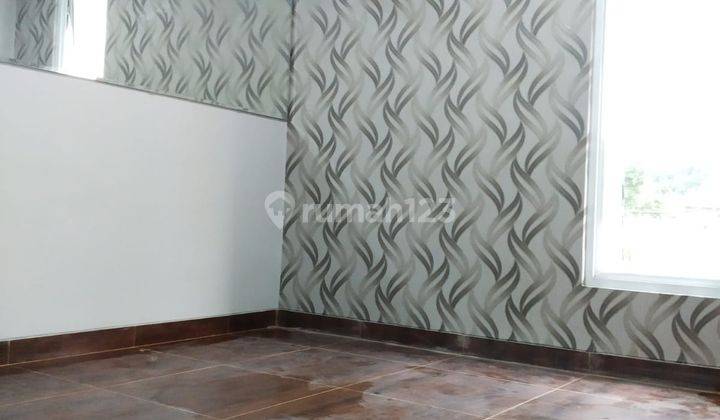 Rumah mewah 2 lantai dekat area perkantoran Palmerah Jakarta barat 3